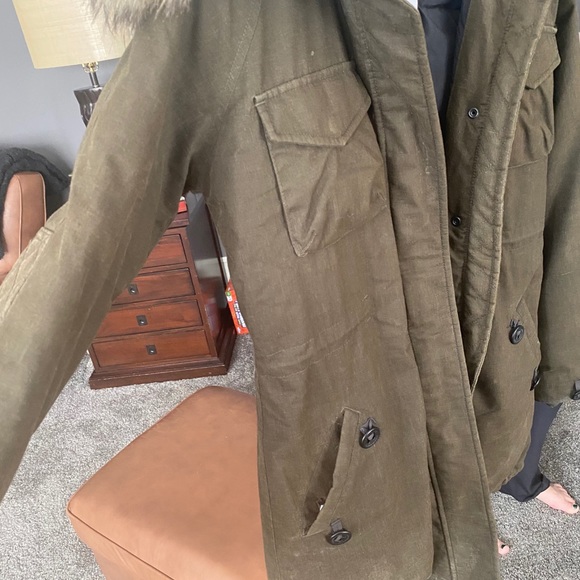 Aritzia “summit” parka jacket! - Picture 9 of 9